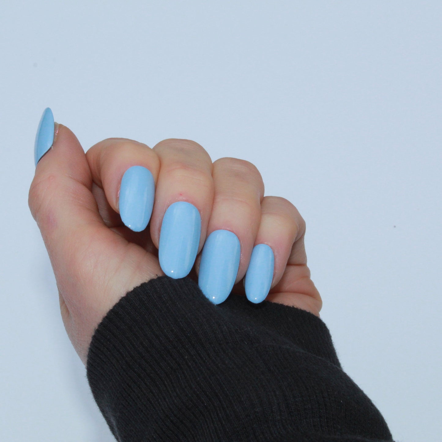 "Coastal Breeze" Light Blue Press-On Nails | Medium Round Size Small