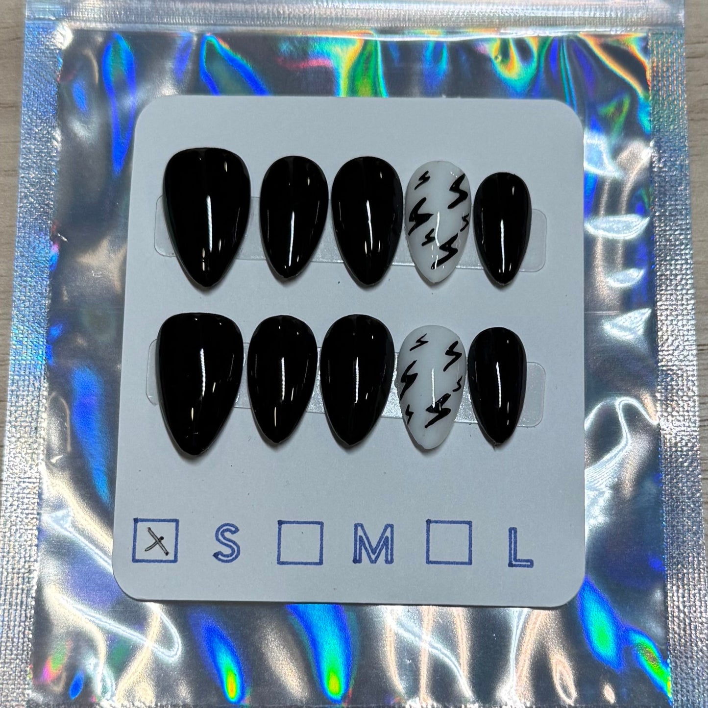 "Electric Edge Vibe" Lightning Bolt Press-On Nails | Short Almond Black & White Size Small