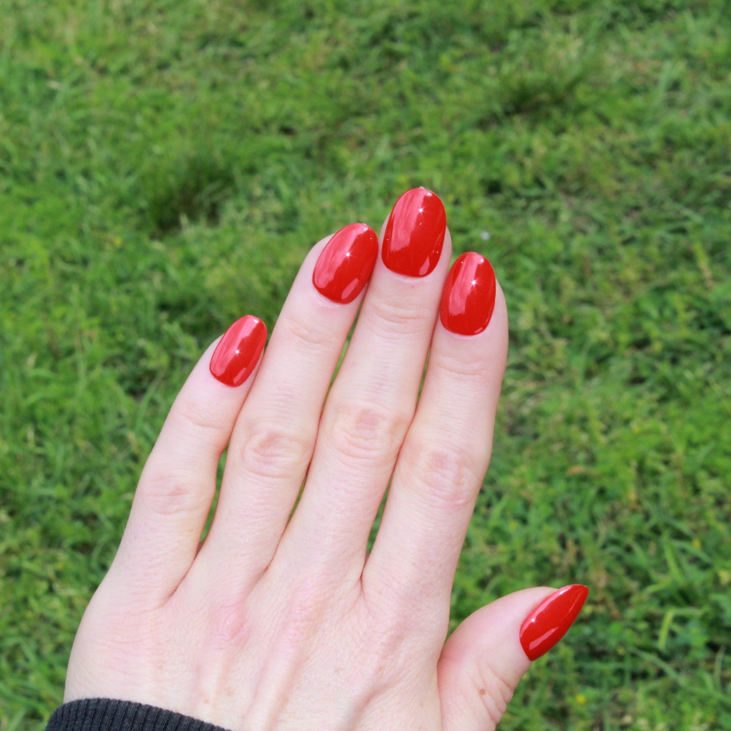 "Scarlet Kiss" Bright Red Press-On Nails | Short Round Size Medium