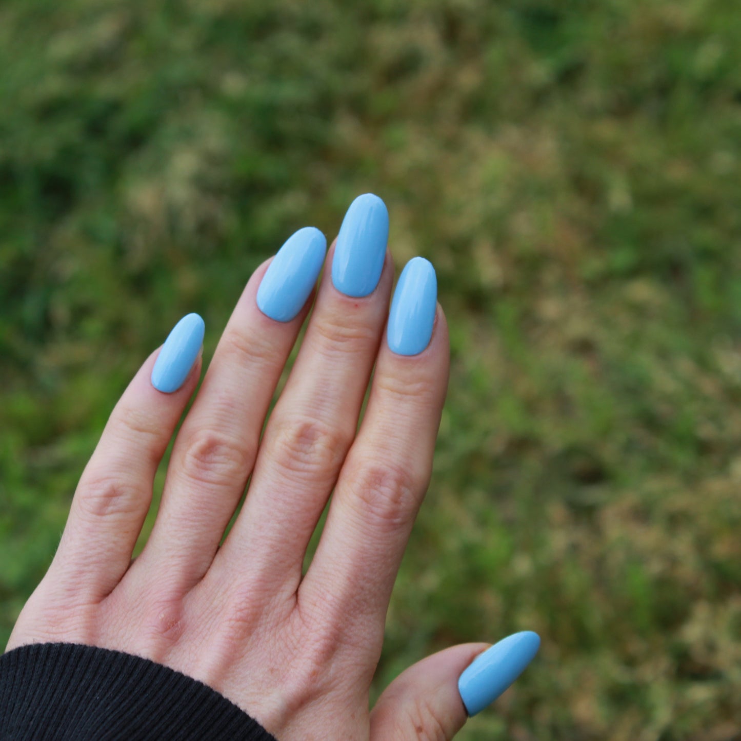 "Coastal Breeze" Light Blue Press-On Nails | Medium Round Size Small