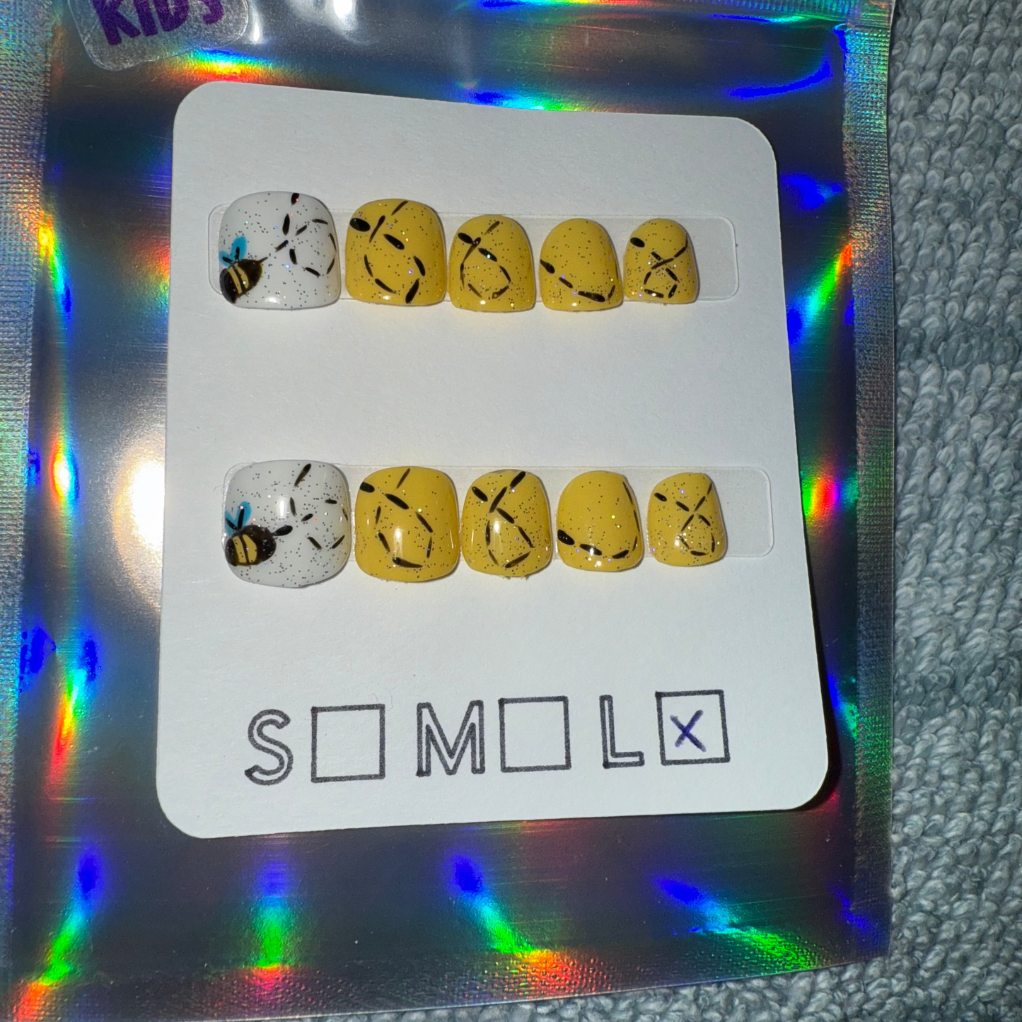Children’s Bright Yellow Press-On Nails with Bee Accent – Size Large