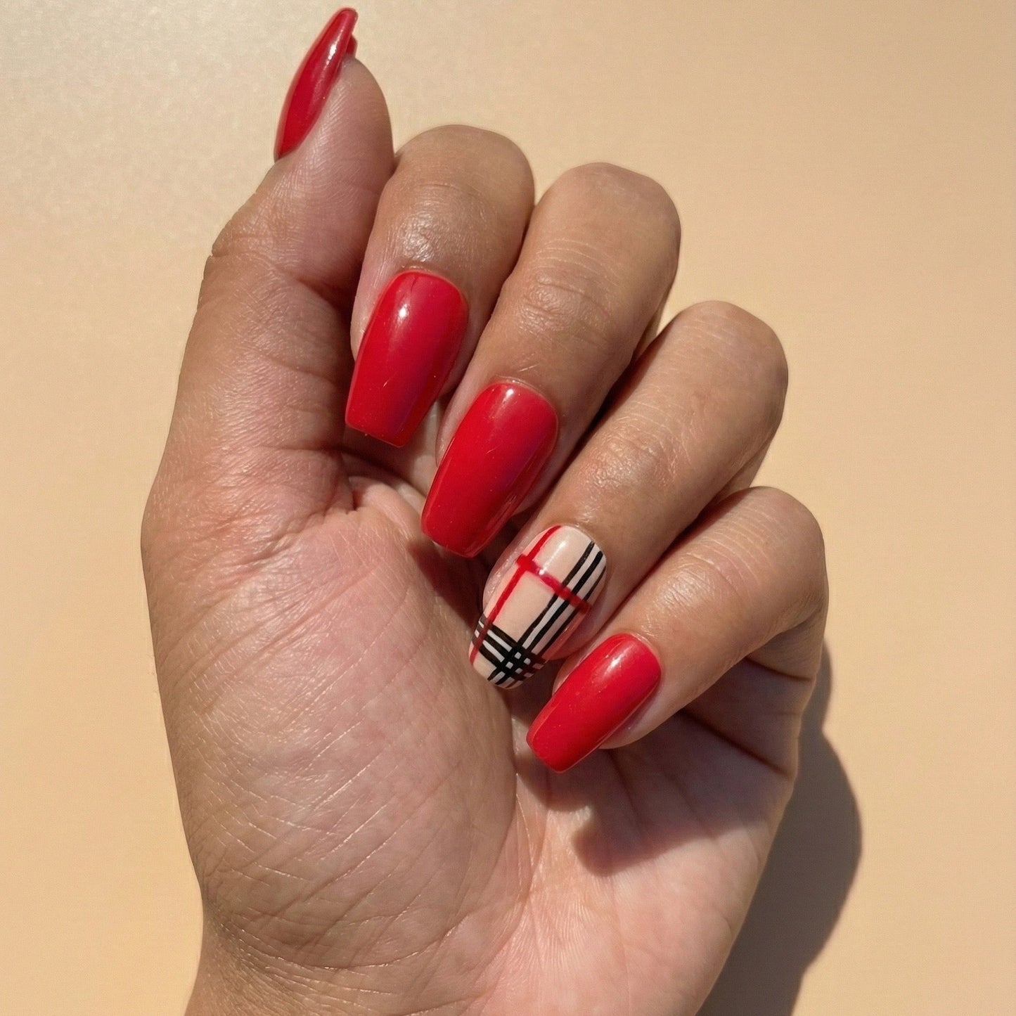 Classic Red & Plaid Press-On Nails – Short Coffin