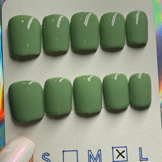 "Forest Edge" Hunter Green Press-On Nails | Extra Short Square Size Large